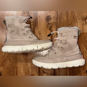 Sorel Cream boots youth 5 women’s 6.5/7